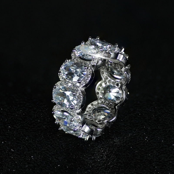 Gorgeous Wide Oval Diamonds Ring - Picture 2 of 6